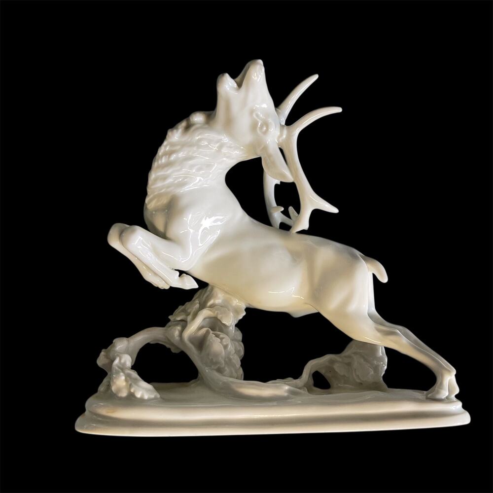 Vienna Wien Augarten Deer Figurine 20th Century Austrian White Glazed Figurine